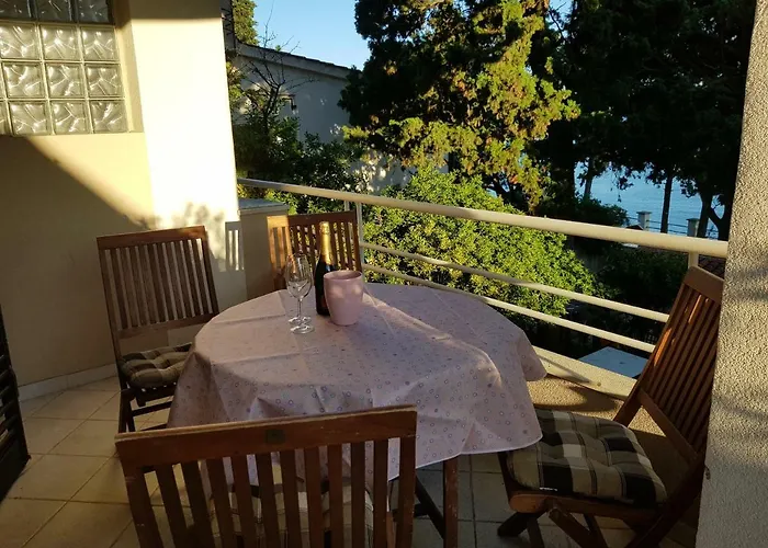 Mare Beachfront Cozy Sea View Apartment Apartment Pula