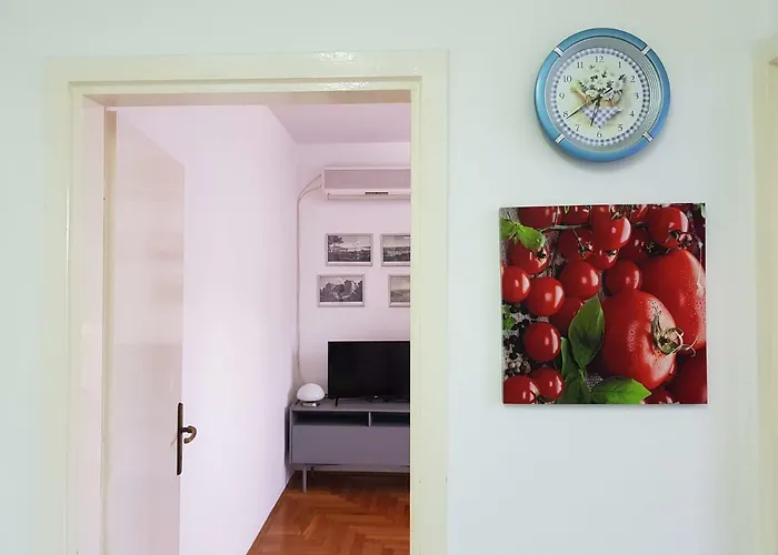 Mare Beachfront Cozy Sea View Apartment