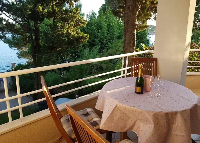 Mare Beachfront Cozy Sea View Apartment Apartment *