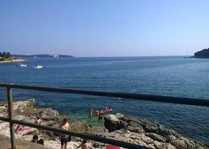 Mare Beachfront Cozy Sea View Apartment * Pula
