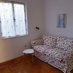 Mare Beachfront Cozy Sea View Apartment Pula