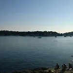 Apartamento Mare Beachfront Cozy Sea View Apartment