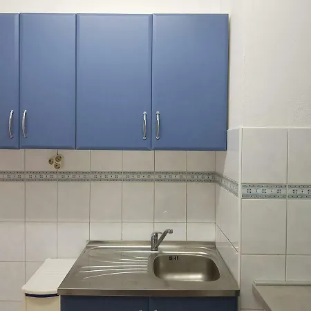 Mare Beachfront Cozy Sea View Apartamento *