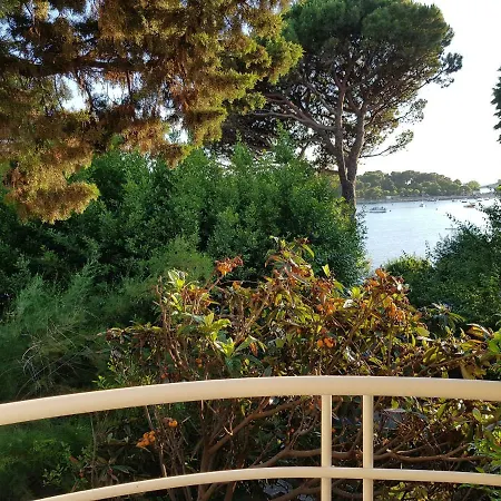 Mare Beachfront Cozy Sea View Apartment *