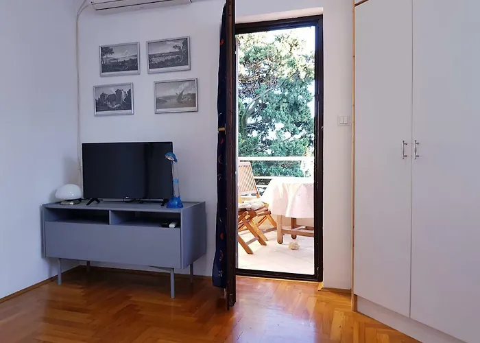 Mare Beachfront Cozy Sea View Apartment アパート